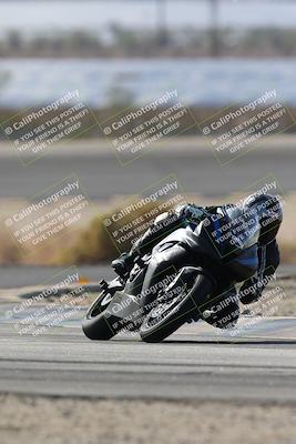 media/Nov-16-2025-Race Pace (Sun) [[8c5fa54630]]/Non Verified Riders (1st 20 Minutes)/1-Turn 14 (10am)/